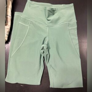 Old Navy Leggings. Green.